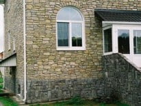 Фасад, облицованный камнем