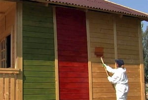 Покраска деревянного дома разными цветами