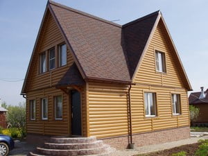 Дом деревянным сайдингом